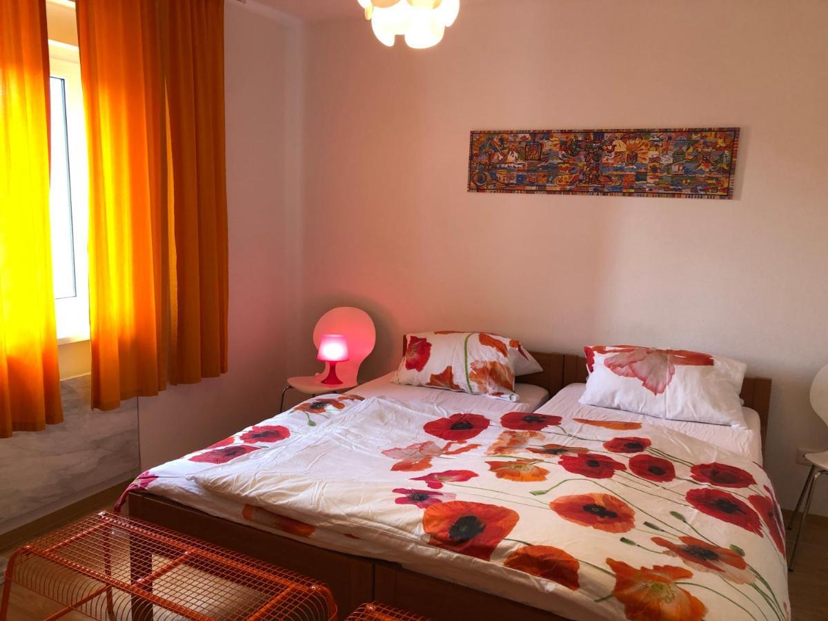 Altstadt Naehe 7 Min Fussweg Ueber Alte Maibruecke Zu Pension Mit Balkon & Garten, Ideal For Long Stay, Relocation Ochsenfurt Exterior photo
