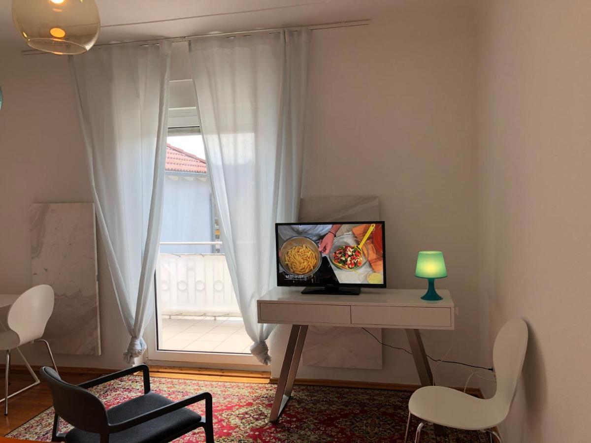 Altstadt Naehe 7 Min Fussweg Ueber Alte Maibruecke Zu Pension Mit Balkon & Garten, Ideal For Long Stay, Relocation Ochsenfurt Exterior photo