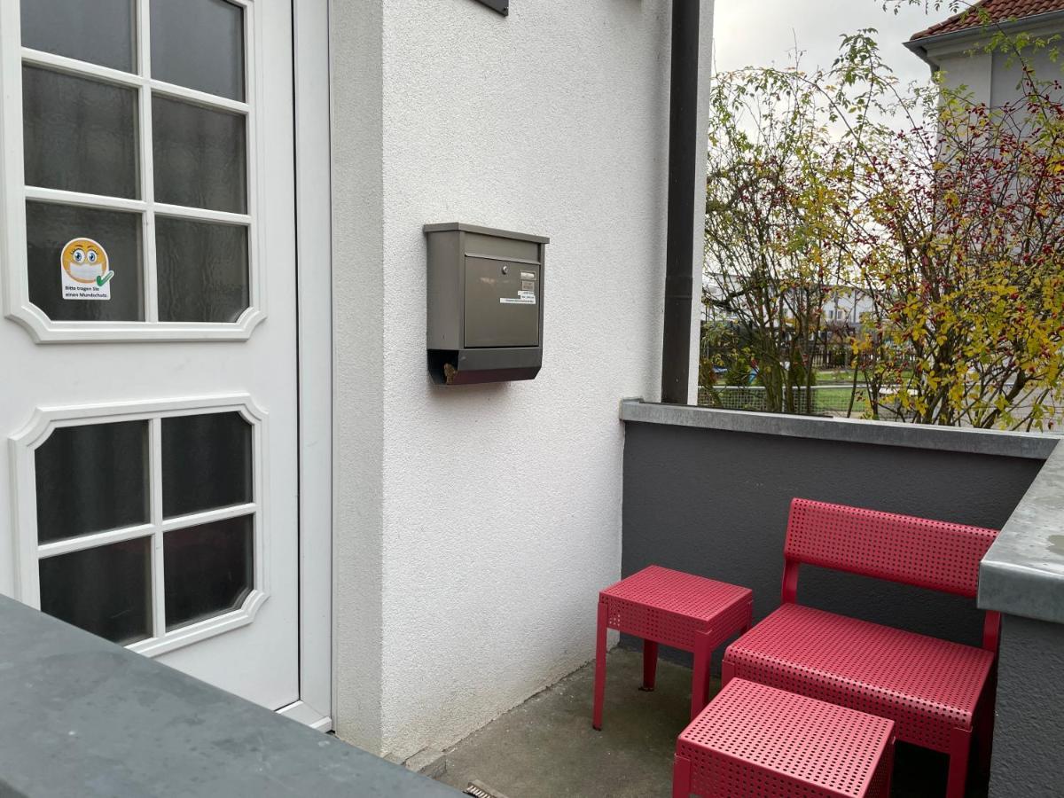 Altstadt Naehe 7 Min Fussweg Ueber Alte Maibruecke Zu Pension Mit Balkon & Garten, Ideal For Long Stay, Relocation Ochsenfurt Exterior photo